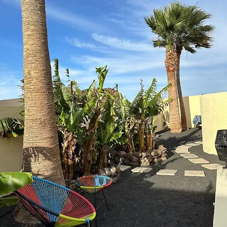 Cozy Canarian With Large Garden Apartmán *