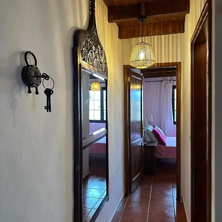 Cozy Canarian With Large Garden * Teguise